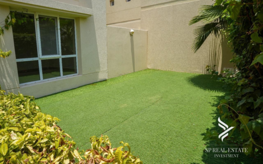 Vacant | Exclusive | Landscaped Garden