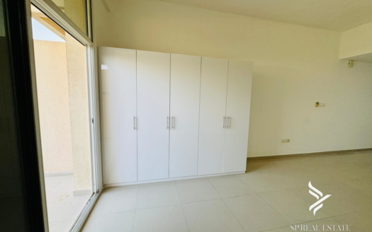 Spacious Unit – Ready to move in – Majan