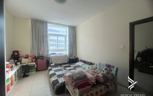 Ready to Move in – Spacious Unit – DS